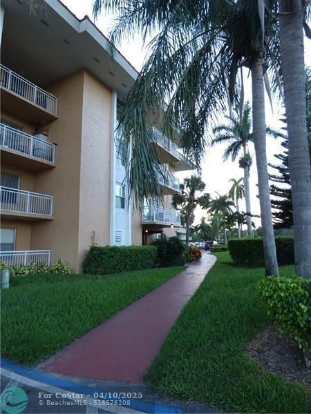 Building Photo - 455 S Pine Island Rd