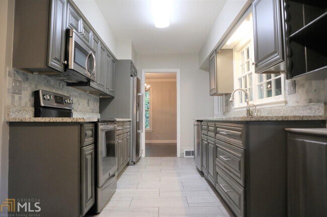 Foto del edificio - 962 Clifton Rd