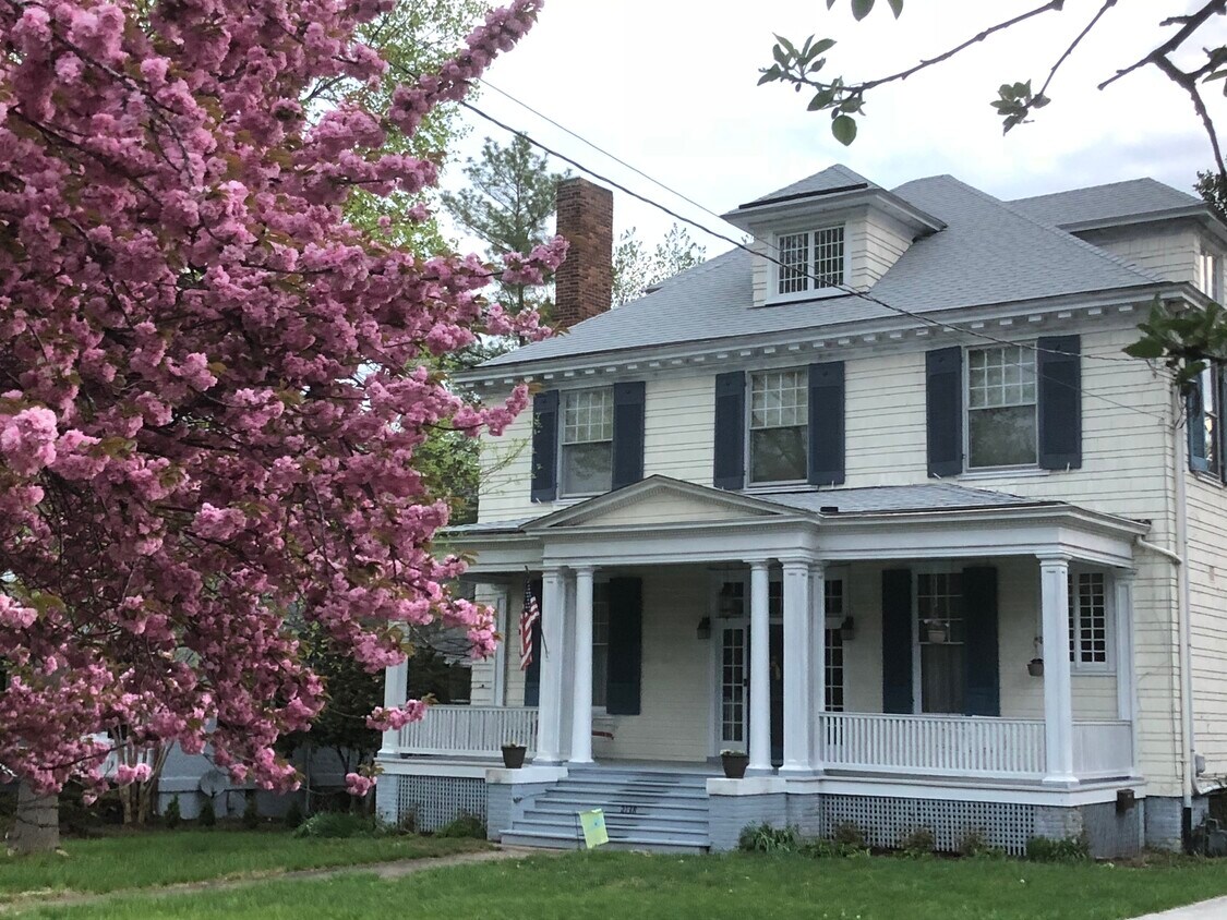 2138 Rivermont Ave Unit Apt A, Lynchburg, VA 24503 Apartments in Lynchburg, VA