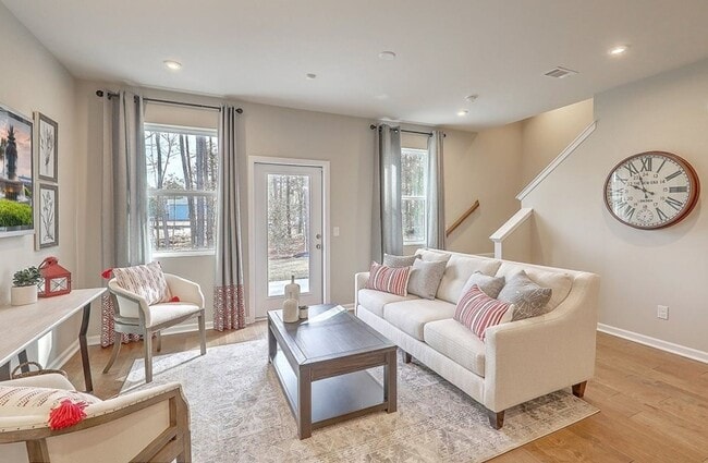 Foto del edificio - 102 Benelli Dr