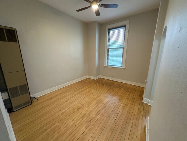 Foto del edificio - Parmenter St Property