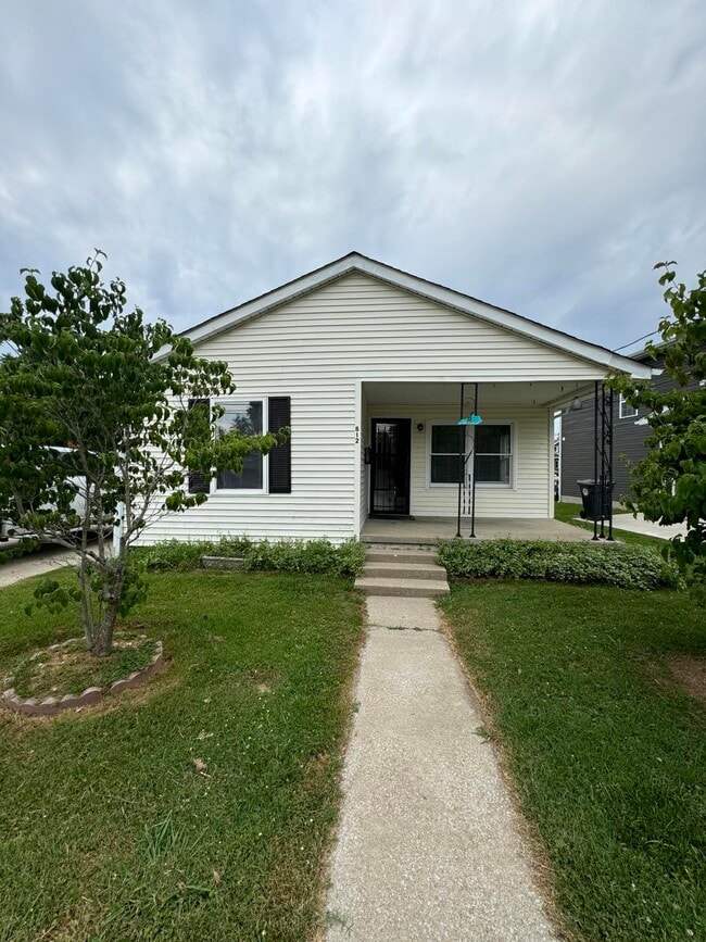 Building Photo - 812 Barbourville St