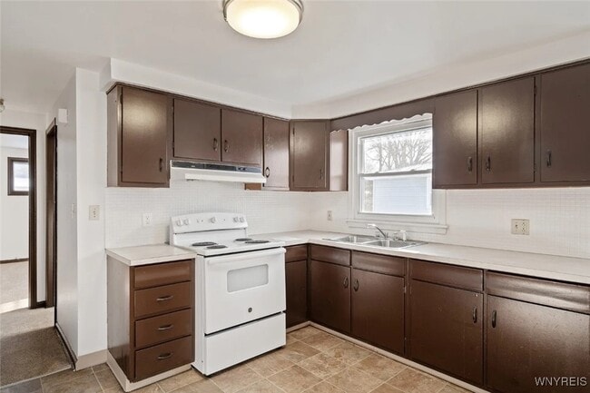 Building Photo - 317 Sundridge Dr