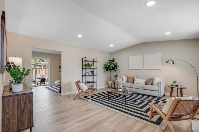 Building Photo - 3BD/2BA - Chic Cambrian Ranch Home in San ...