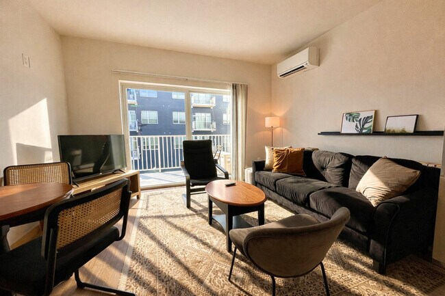 Foto del edificio - 1640 N Water St