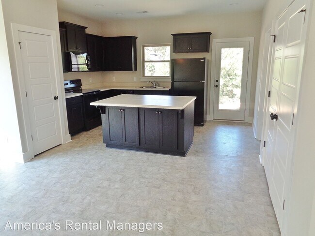 Building Photo - 3 br, 2 bath House - 935 Maple Trace