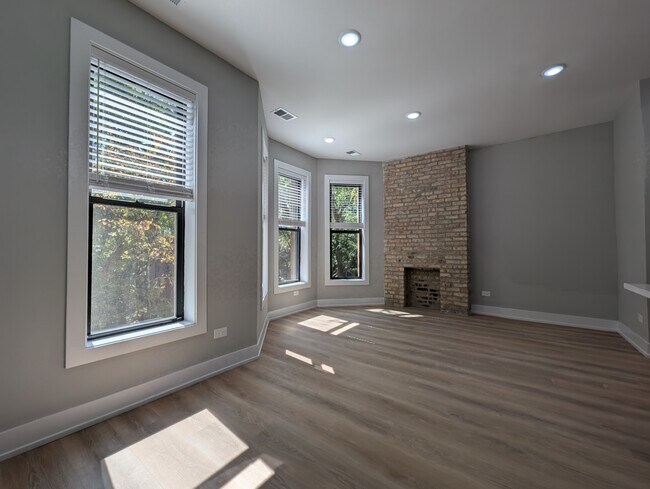 Foto del edificio - 428 W Belden Ave