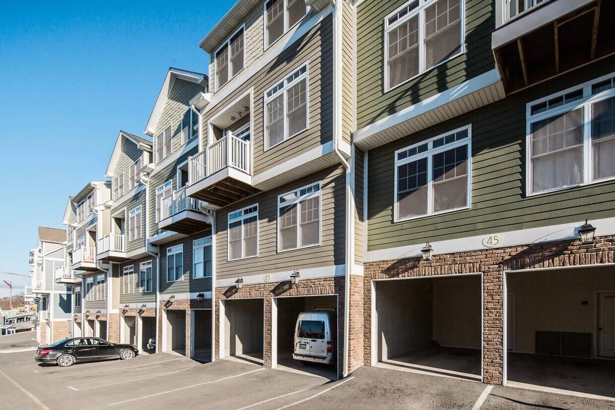 11 Old Golden Blue Ln, WV 26505 Townhome Rentals in