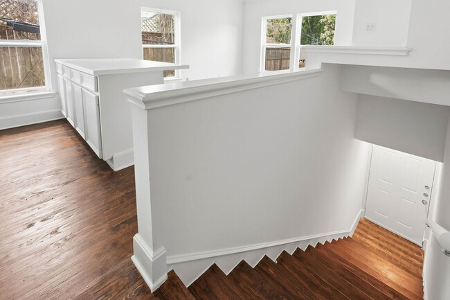 Photo - 612 W Alabama St Apartment