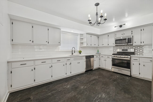 Foto del edificio - 10454 S Claremont Ave