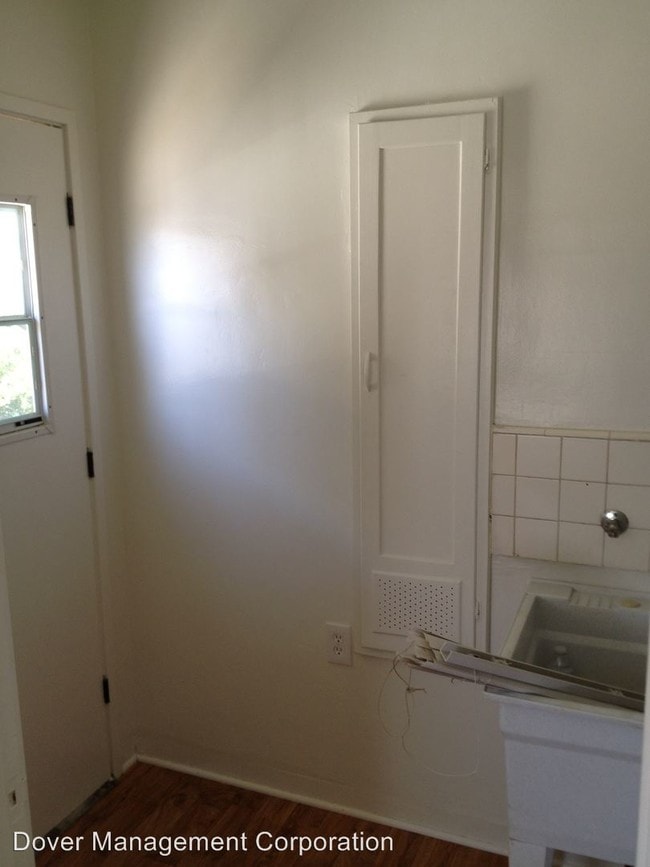 Building Photo - 5056 Townsend Ave