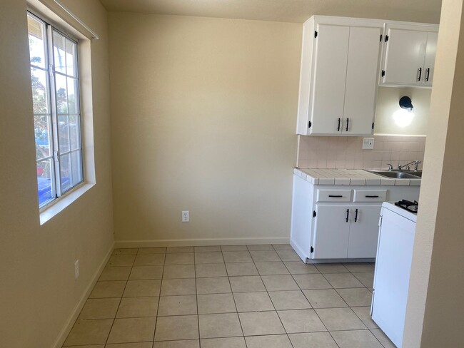 Building Photo - Victorville 1 bedroom 1 bathroom