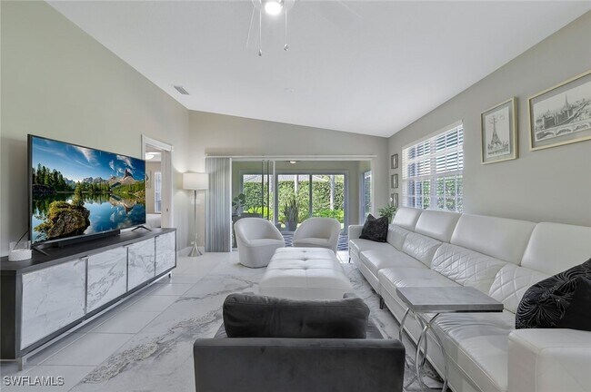 Building Photo - 4949 Kingston Way