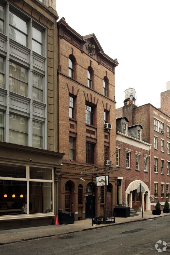 Primary Photo - 15 Barrow St