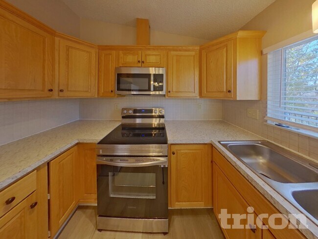 Foto del edificio - 7475 Churchwood Cir