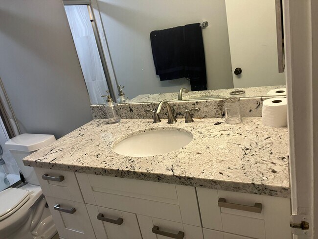 Foto del edificio - 111 Briny Ave