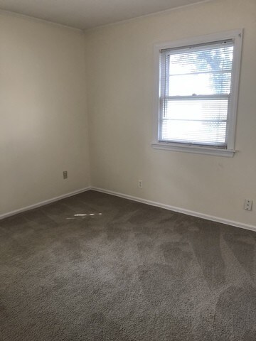 Building Photo - 102 Timber Ln