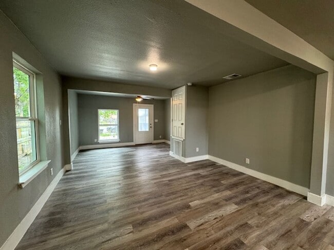 Foto del edificio - Move in June 10th 2025!! Beautiful  3 bedr...