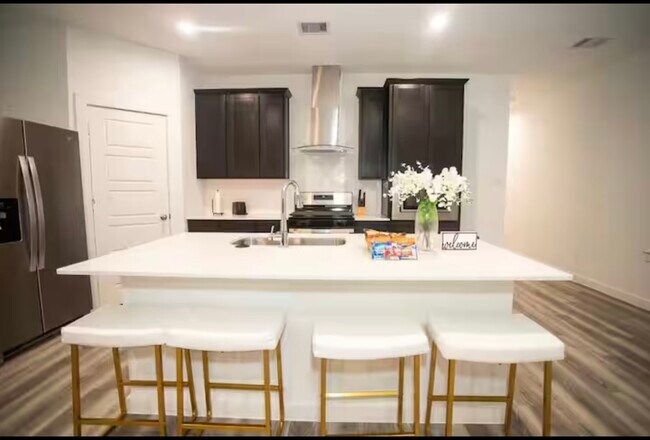 Foto del edificio - 12317 Brandenburg Gate Rd