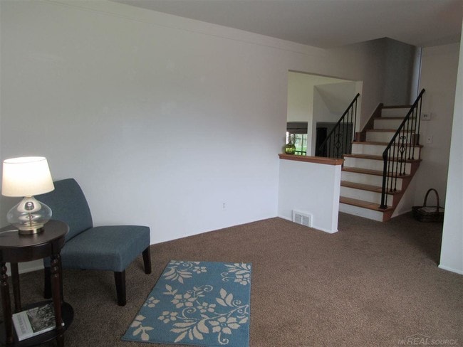 Building Photo - 38909 Lakeshore Dr