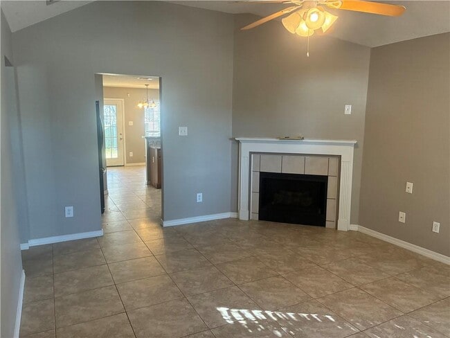 Foto del edificio - 611 Westchase Ct S