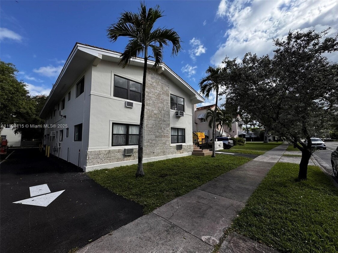 Foto principal - 115 Salamanca Ave