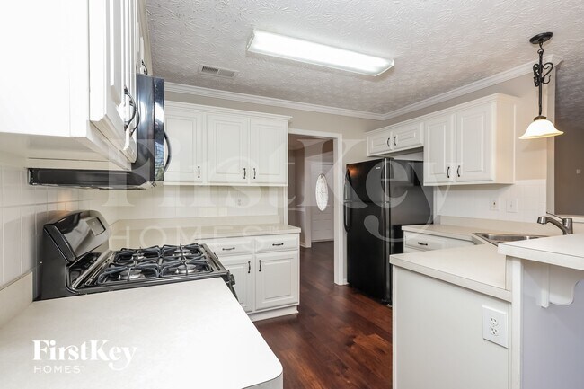 Foto del edificio - 112 Wyckliffe Dr