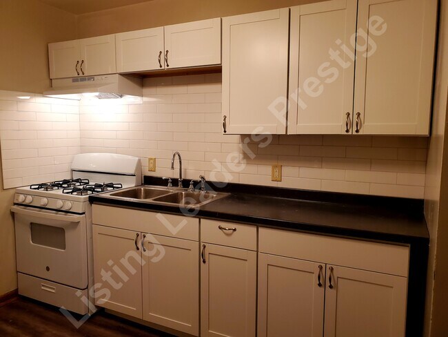 Building Photo - 6969 Jackson Ct
