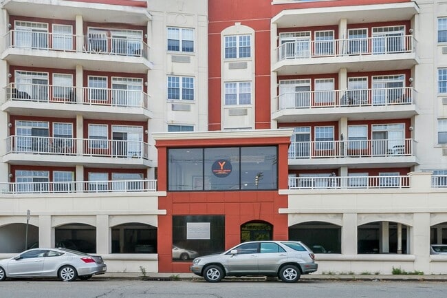 Building Photo - 1100 River Rd