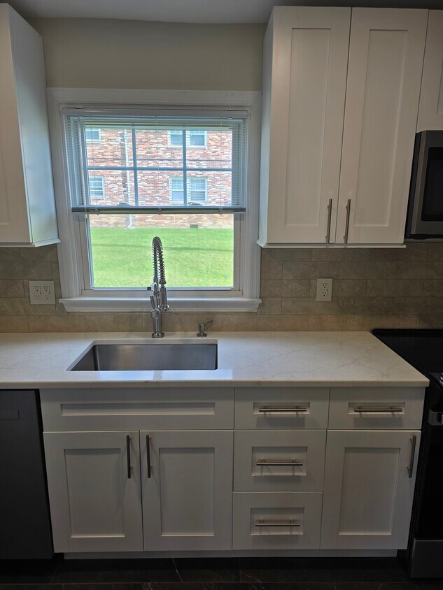 Foto principal - 136 N Chestnut St