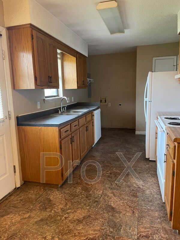 Building Photo - 8433 S Shadow Ln