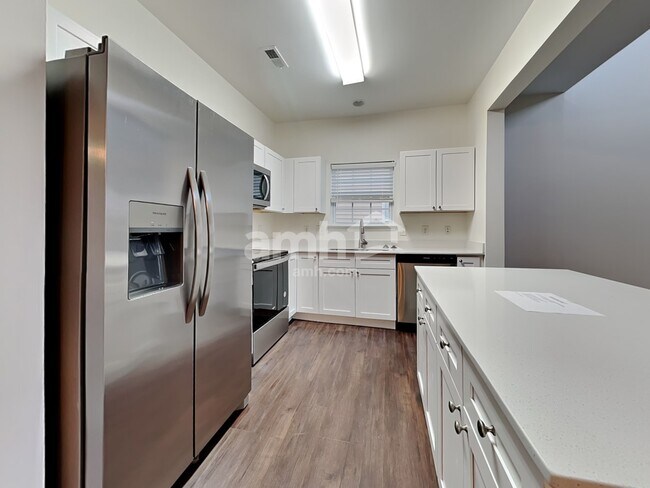 Foto del edificio - 7202 Sutter Creek Ln