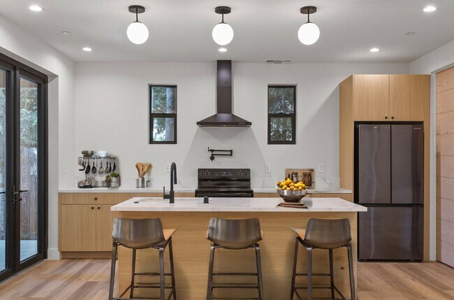 Building Photo - Modern Luxury in Reseda! Stunning 4-Bed 3....