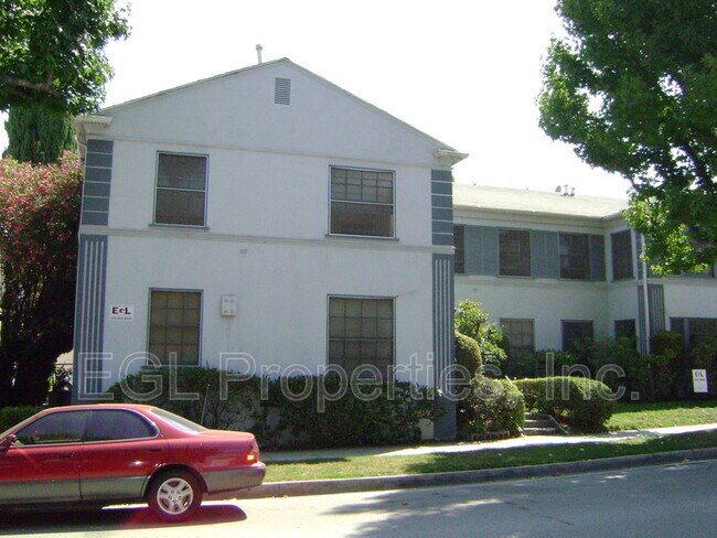 Foto del edificio - 9216 Alden Dr