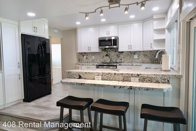 Building Photo - 4 br, 2 bath House - 1043 Gardenia Way