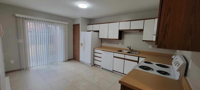 Foto del edificio - 1209 Pine Crest Ave