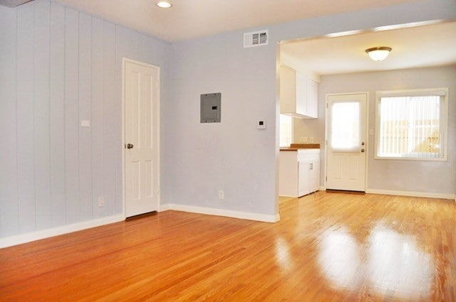 Building Photo - 321 Cameron Pl