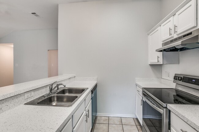 Foto del edificio - 1714 Tina Marie Rd