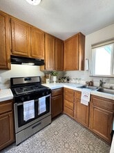 Building Photo - 2604 Sunny Slope Dr