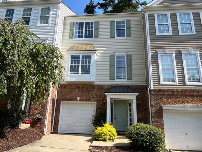 Building Photo - Terrific 3BD, 3BA Raleigh Townhome with Pa...