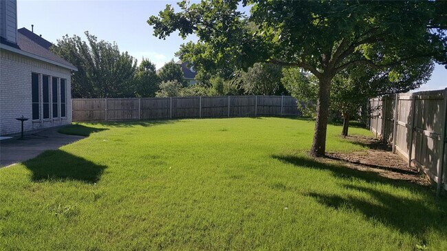 Foto del edificio - 2102 Glenridge Dr