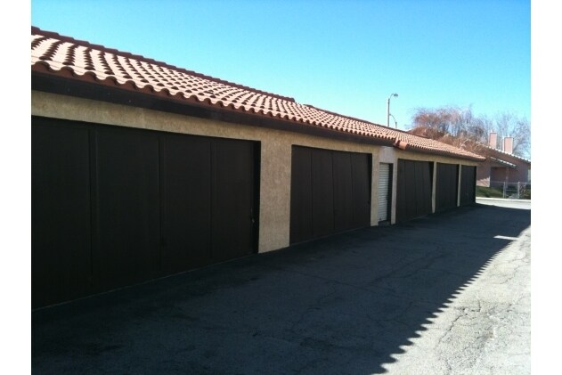 Building Photo - 802 E Avenue J-12