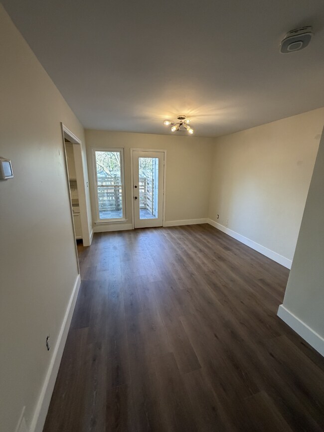 Foto del edificio - 3155 Cape Cir
