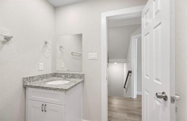 Foto del edificio - 6801 Haight St