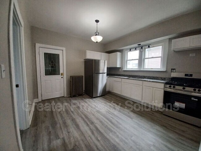 Foto del edificio - 1719 Sheridan Ave