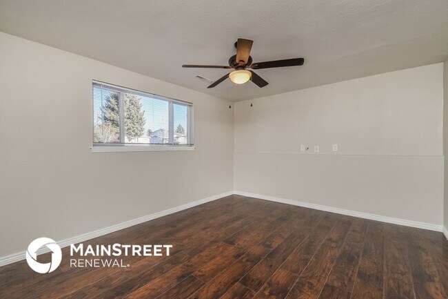 Foto del edificio - 3115 Fireweed Dr