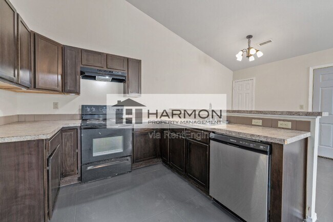 Foto del edificio - 1545 W 23rd St N