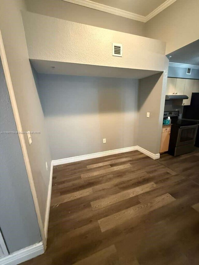 Foto del edificio - 2516 Centergate Dr