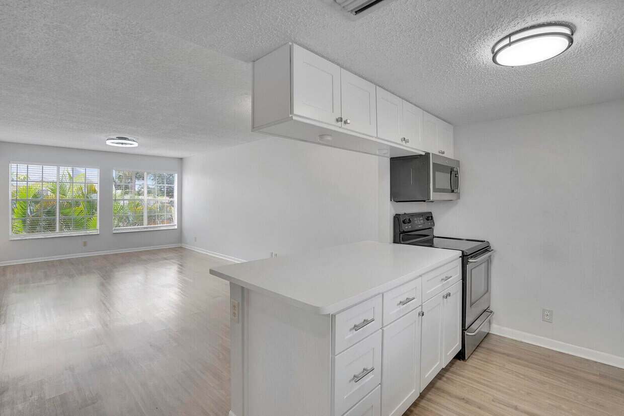 Foto principal - 6315 La Costa Dr