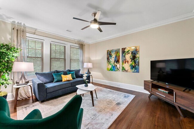 Foto del edificio - 454 Lexington Dr